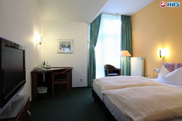 Unter den Linden Parkhotel (Halberstadt)